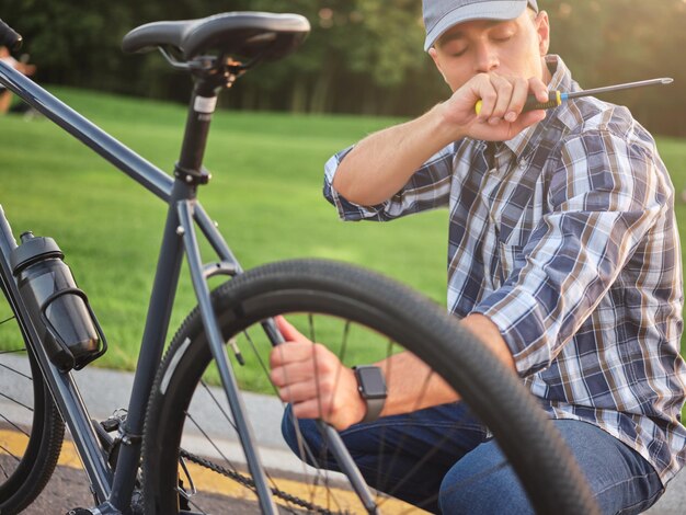 Jak przygotować się do długiej jazdy rowerem?