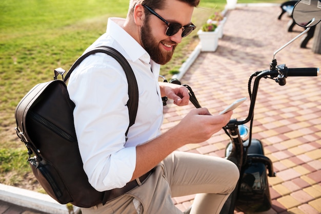 Jaka sakwa rowerowa na telefon sprawdzi się podczas codziennej jazdy?