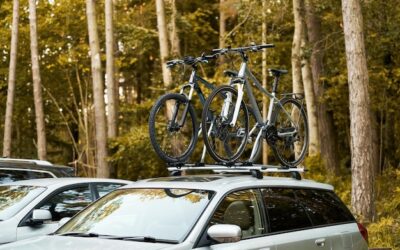 Bagażnik rowerowy dachowy czy na hak co wybrać podczas planowania wyjazdu?