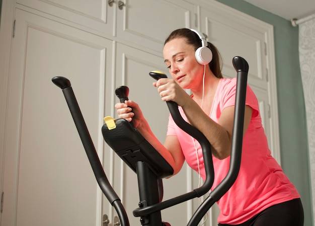 Ile kalorii można spalić na rowerku stacjonarnym?