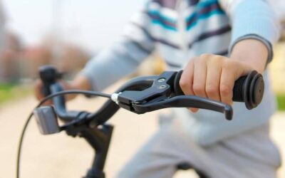 Jak szybko jedzie rower elektryczny na różnych trasach?