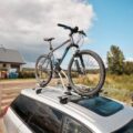 Jaki bagażnik na rowery do samochodu sprawdzi się podczas rodzinnych wyjazdów?