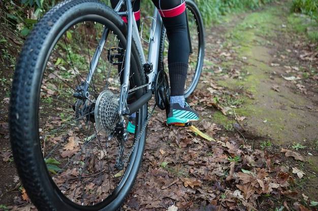 MTB czy gravel co wybrać na codzienne przejażdżki?