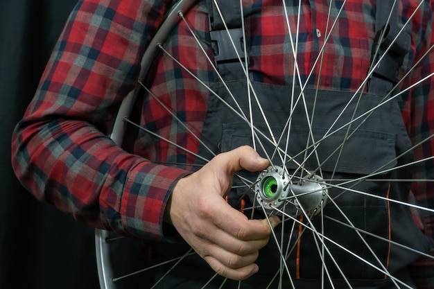 Jak wyregulować szprychy w rowerze, aby poprawić komfort jazdy?