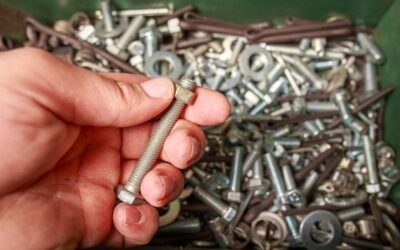 Śruba baryłkowa jak działa w popularnych systemach połączeń?