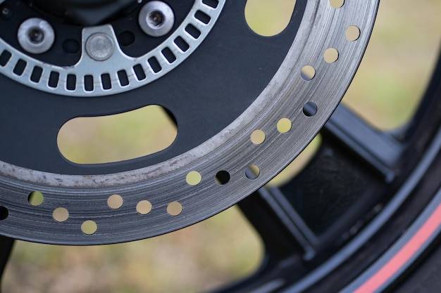 Hamulce tarczowe mechaniczne czy v brake w codziennej jeździe rowerem?