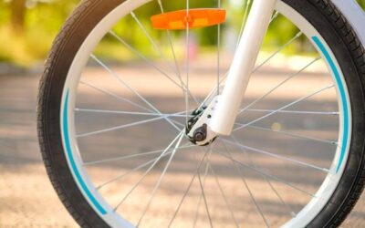 Jak centrować koło od roweru samodzielnie w domu?