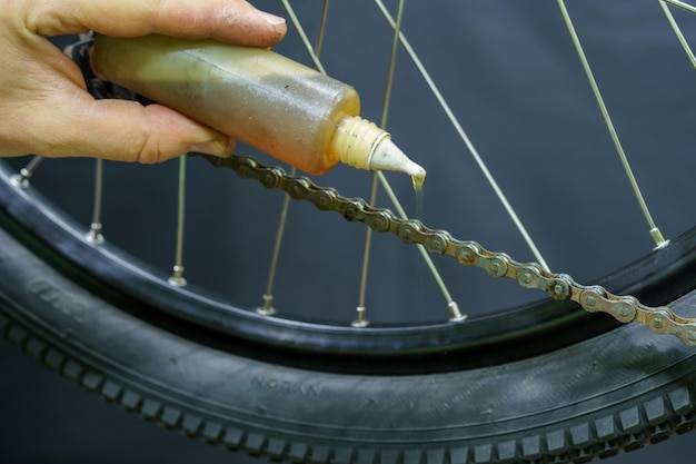 Jak domowym sposobem uszczelnić dętkę rowerową?