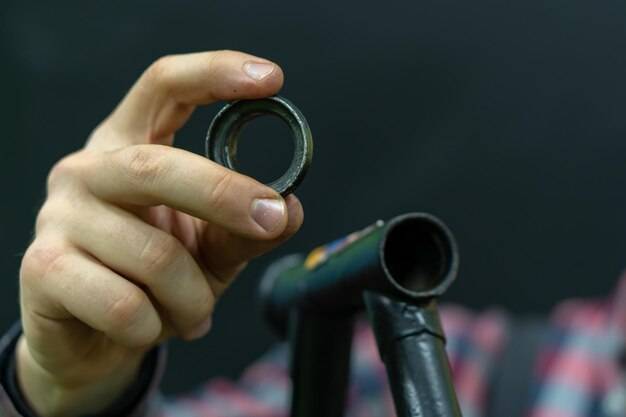 Jak naprawić krzywe koło w rowerze samodzielnie?