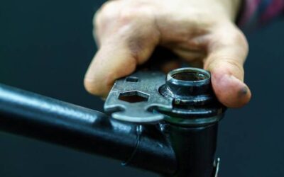 Jak odkręcić korbę na kwadrat bez uszkodzenia roweru?