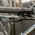 Jak wyregulować wysokość kierownicy w rowerze żeby poprawić komfort jazdy?