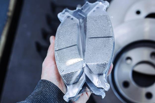 Jakie okładziny do hamulców tarczowych sprawdzą się w codziennej jeździe?