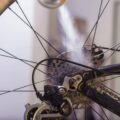 Jak naciągnąć szprychy w rowerze bezpiecznie i skutecznie