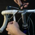 Jak ustawić kierownicę w rowerze trekkingowym aby poprawić komfort jazdy?