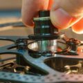 Jak wyregulować przerzutki Shimano Deore w rowerze?