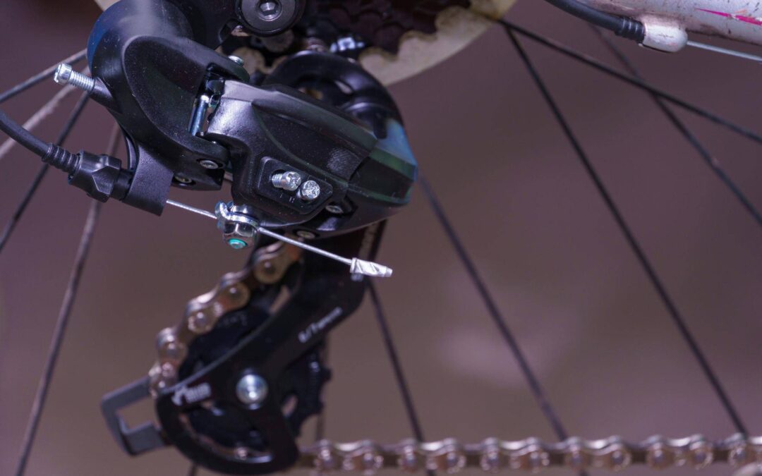 Jak ustawić przednią przerzutkę Shimano w rowerze?