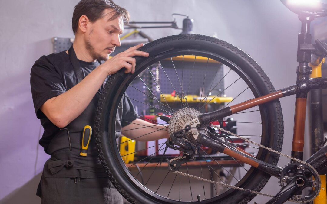 Jak wycentrować koło do roweru w domowych warunkach?
