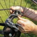 Jak wyregulować hamulec ręczny w rowerze samodzielnie?