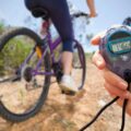 Ile czasu zajmuje pokonanie 15 km na rowerze?