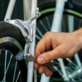 Jak wyregulować tylny hamulec w rowerze samodzielnie?
