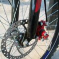 Jakie hamulce do roweru mtb wybrać na trudne trasy?